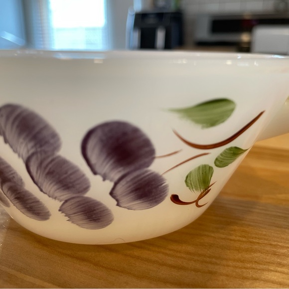 Two vintage Fire King bowls with grape painterly design. 8 ounces. - Picture 7 of 12